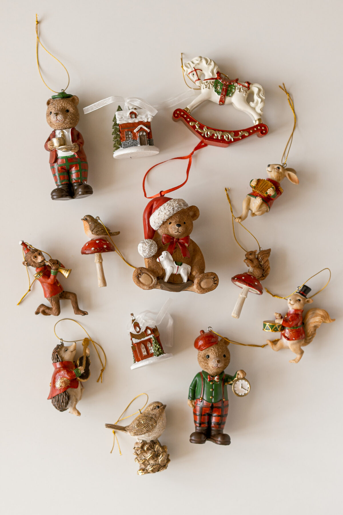 Іграшка на ялинку Ведмедик Тедді з годинником 7*5*12.5см - Зображення 2