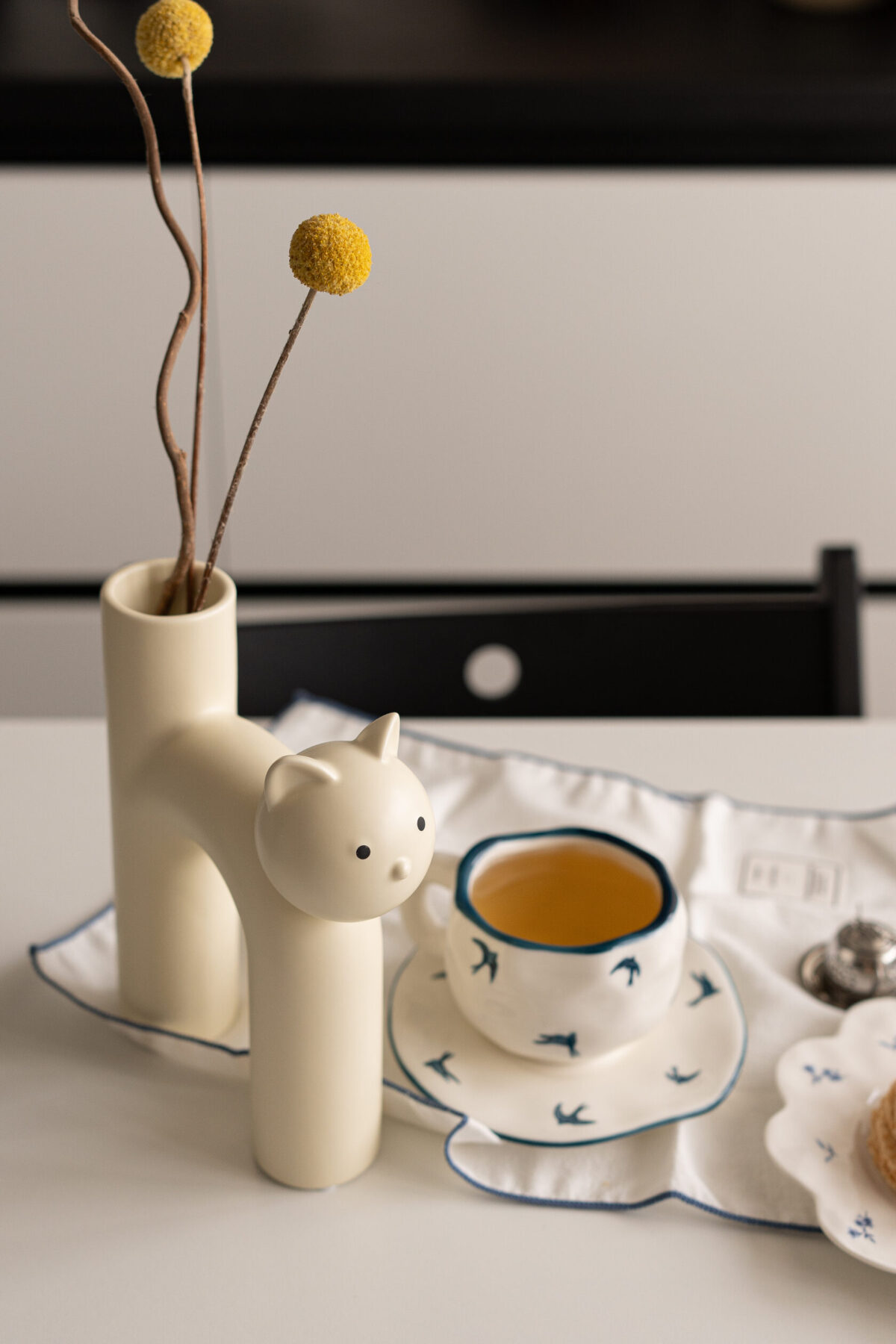 Ваза Cat, молочна - Зображення 2