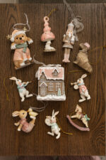 Іграшка на ялинку Собачка в рожевій кепці 7.5*3*7см - Зображення 2