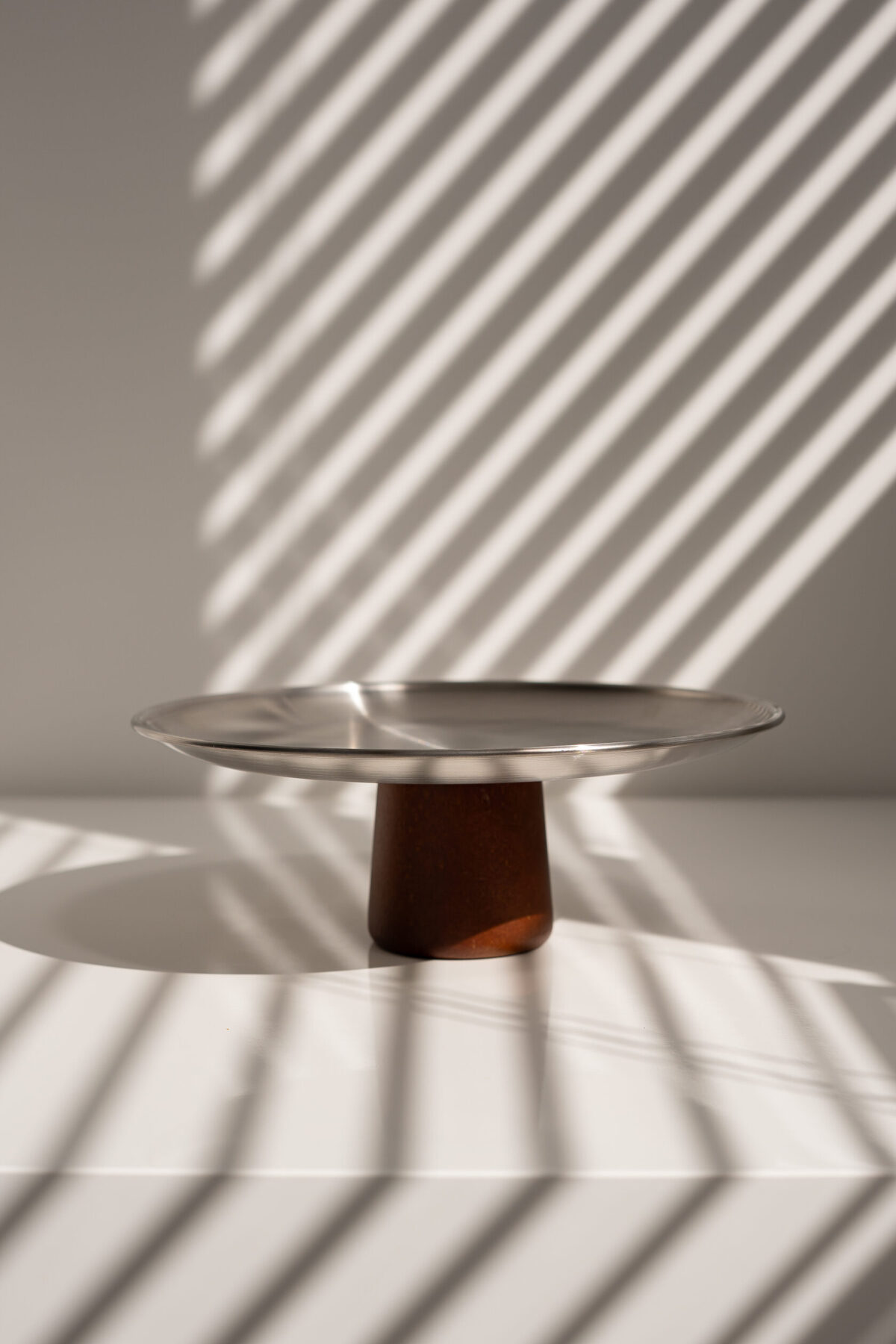 Підставка з нержавійки на деревʼяній ніжці 23 см - Image 6