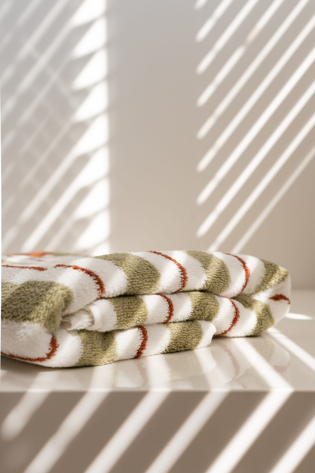 Рушник махровий смугастий (хакі з теракотовим кантом) 70х140 см - Зображення 3