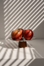 Підставка з нержавійки на деревʼяній ніжці 23 см