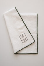 Серветка з зеленим обрамленням 50х30 см