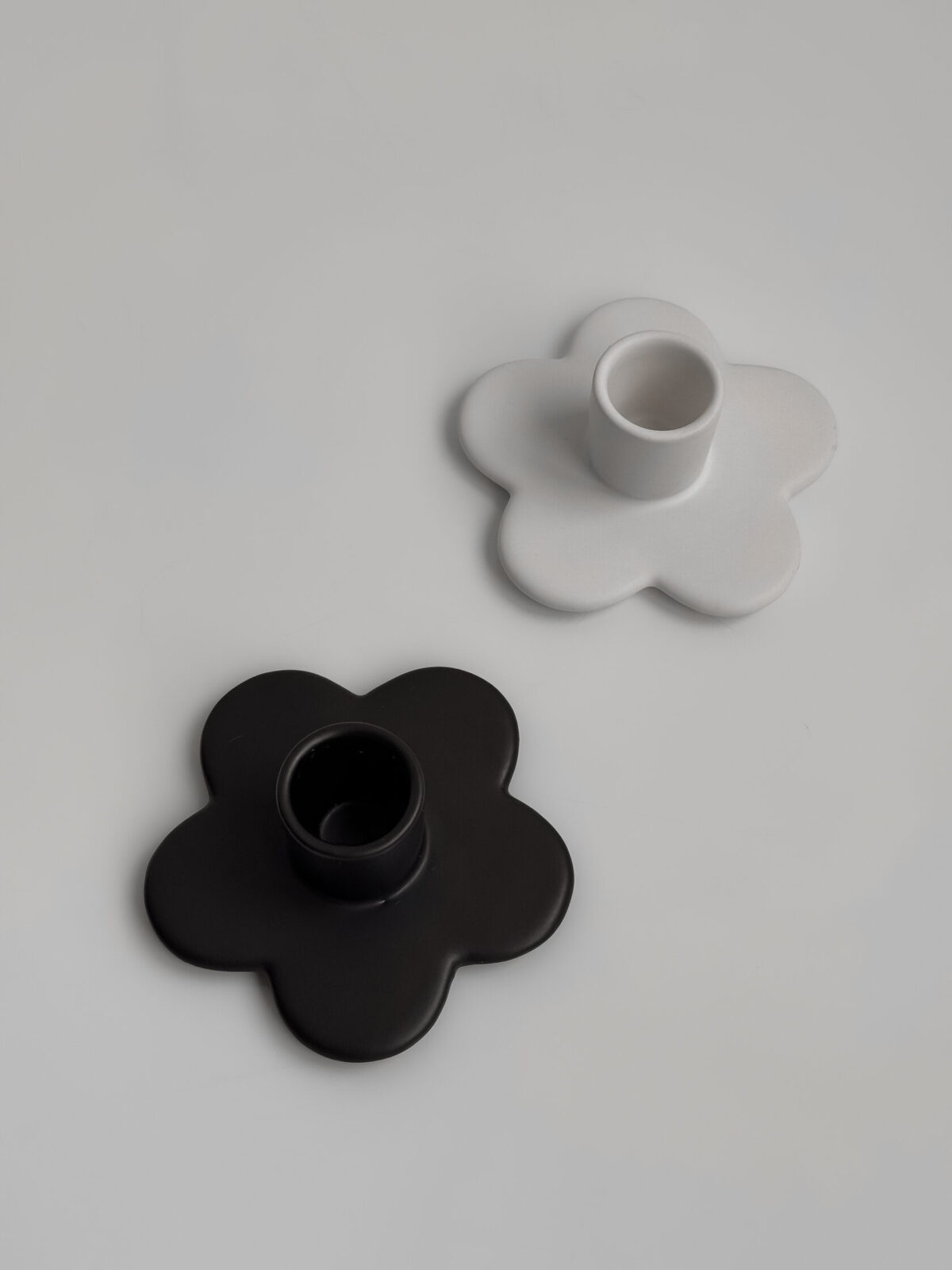 Підсвічник у формі квітки, чорний - Зображення 2