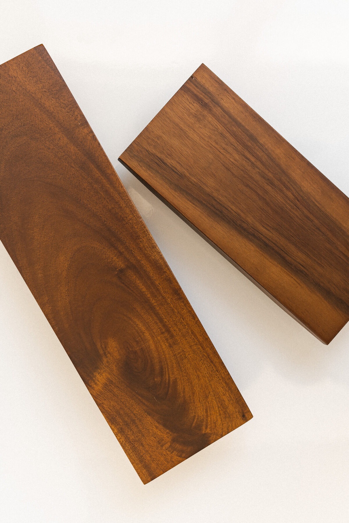 Деревʼяна таця на ніжках 33 см - Зображення 4