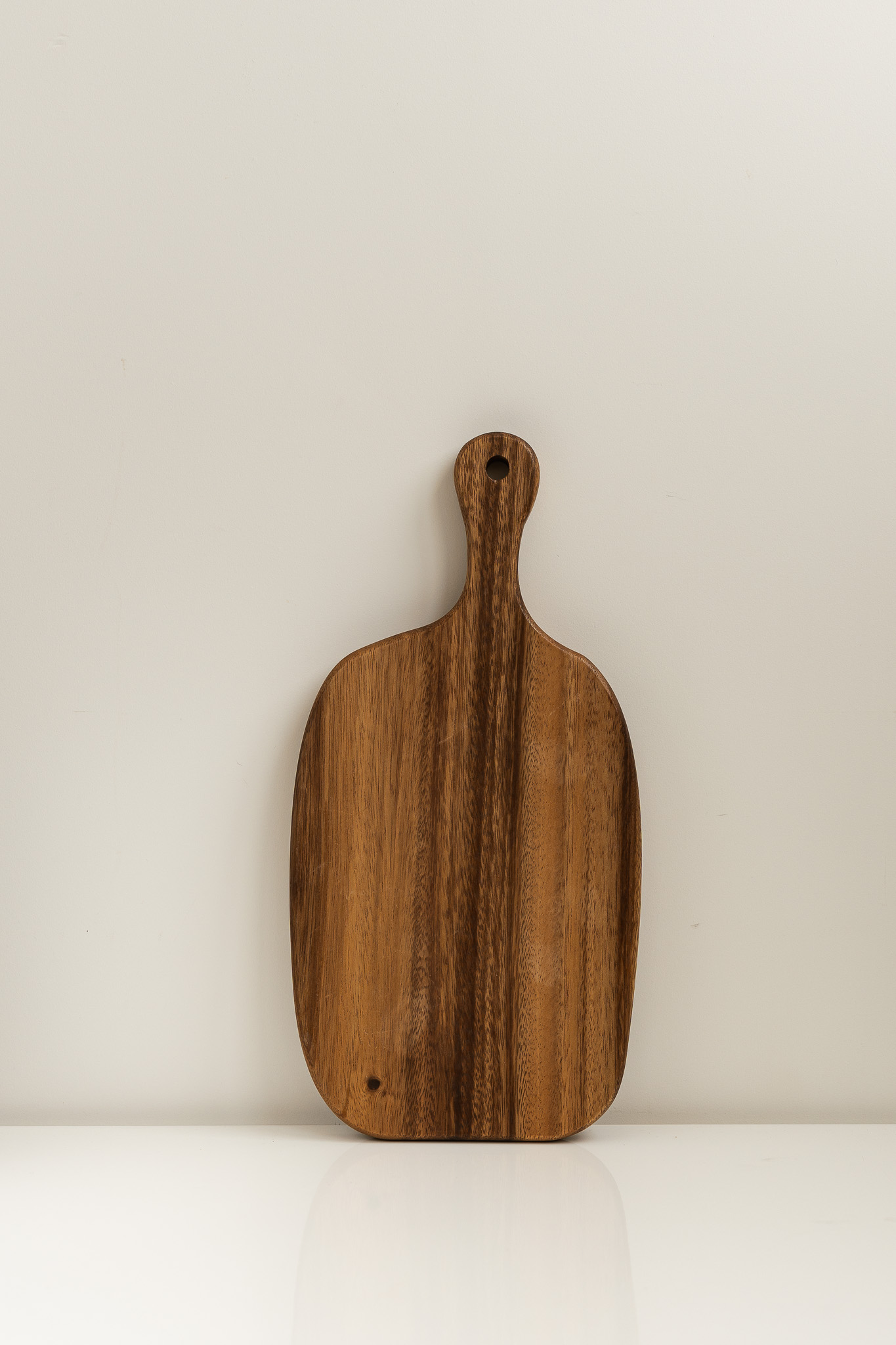 e6247348992896bf173ebb97728b75e3 Дошка з волоського горіха, 36х18 см - Зображення 1